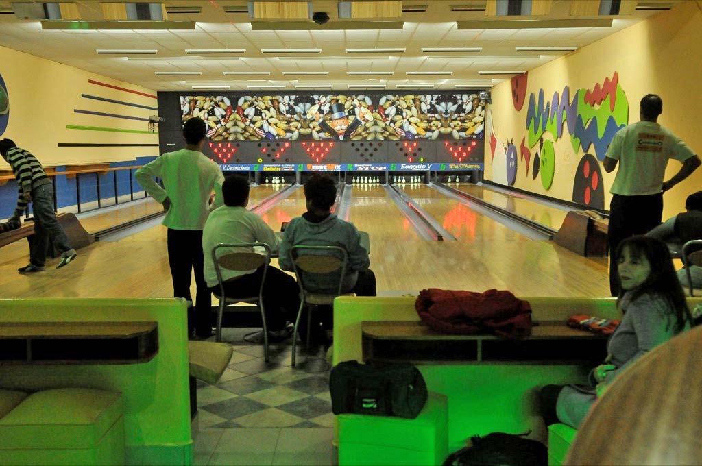 Open Play bowling at 