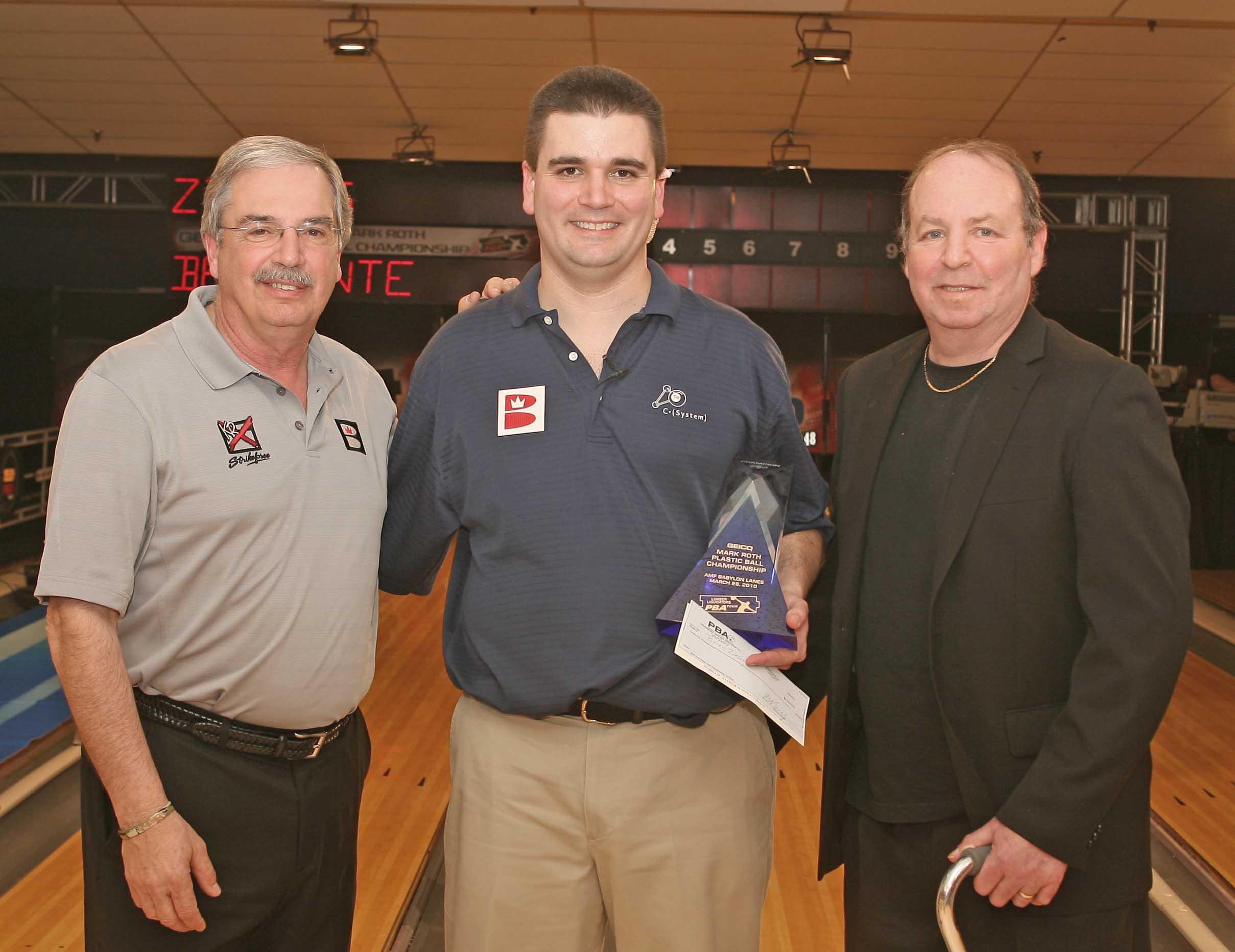 Brian Ziesig (center) flanked by Johnny Petraglia (left) and Mark Roth (on right) - Photo courtesy PBA LLC