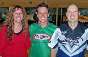 Lonnie Waliczek (center), with Mike Scroggins (on right), Photo courtesy PBA LLC